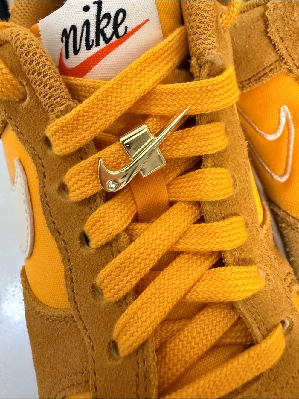 Nike Air Force 1'07 SE First Use University Gold Womens 7.5 50th Anniversary - Picture 4 of 12